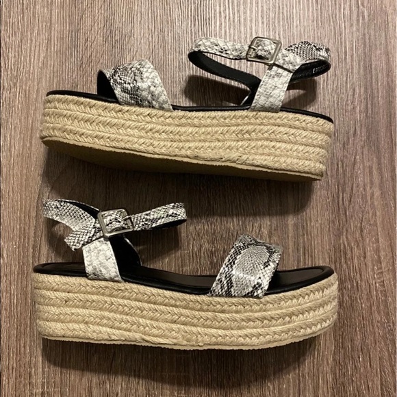 Snake print espadrille sandals. Woman’s size 6.5 - Picture 1 of 5